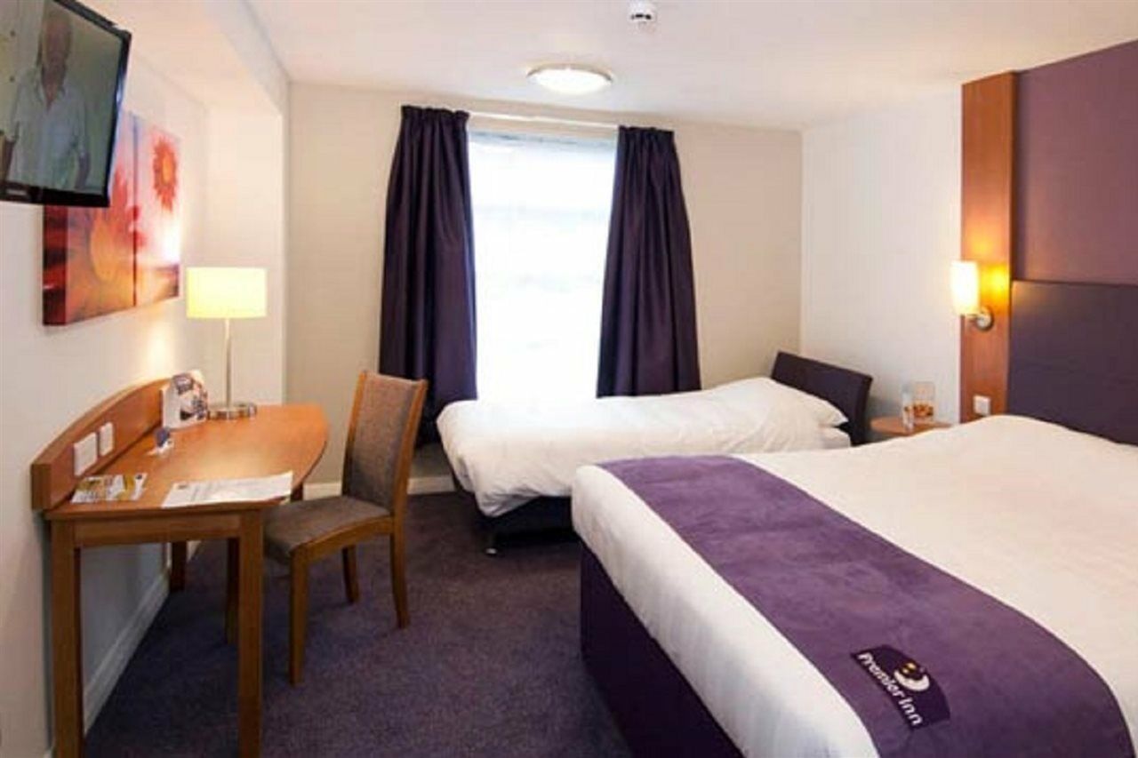 Premier Inn Edinburgh Leith Waterfront Exterior foto